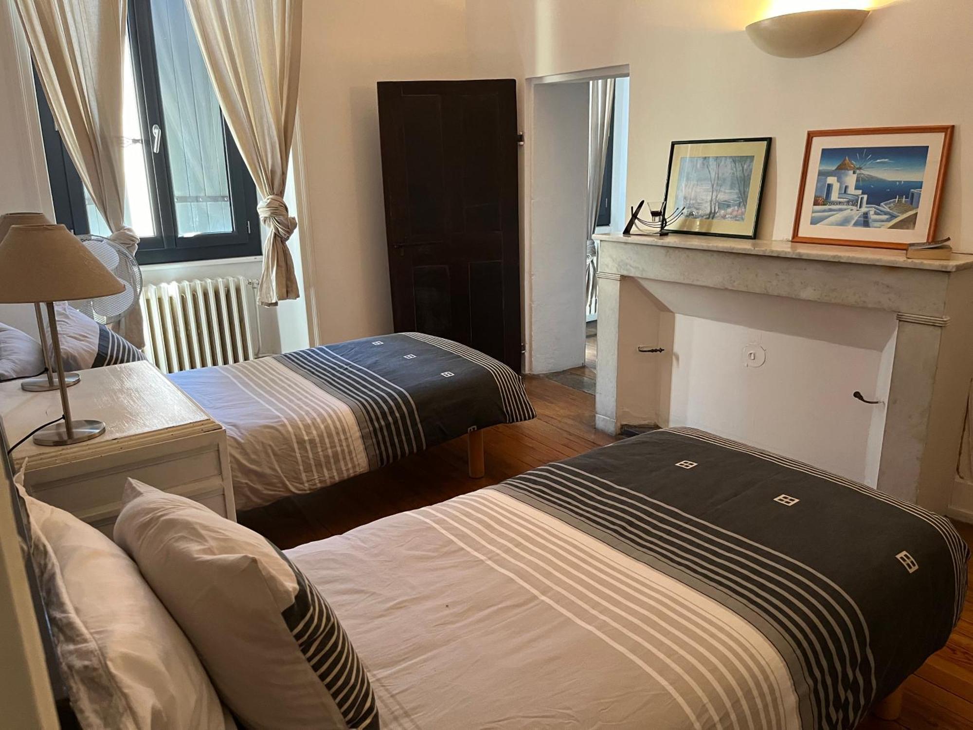 Le Charles IX Apartamento Roussillon  Exterior foto