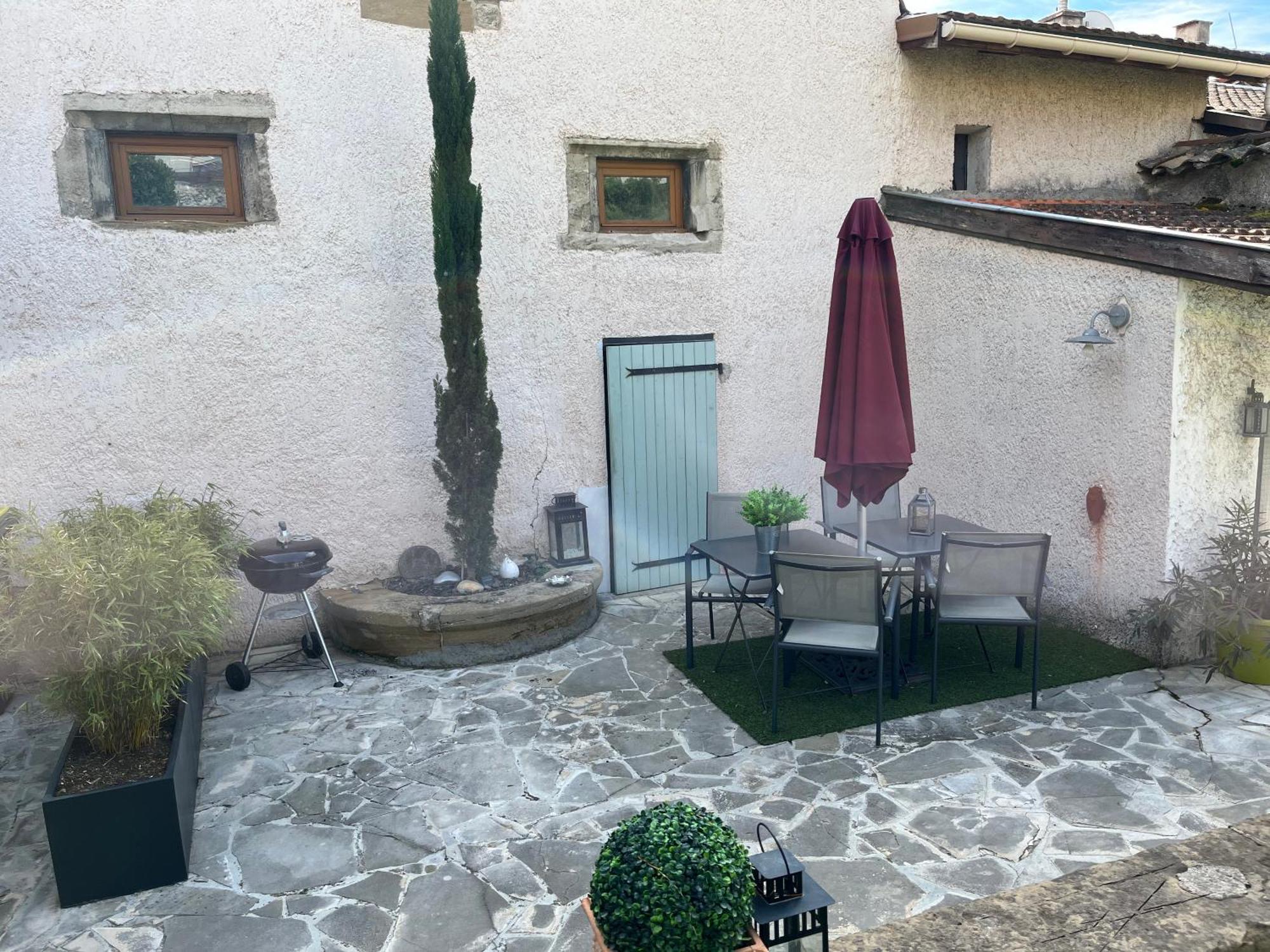 Le Charles IX Apartamento Roussillon  Exterior foto